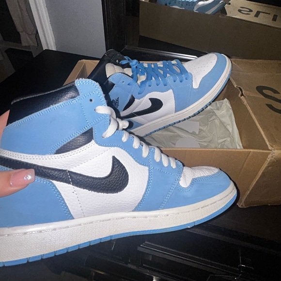 Jordan 1 Retro High OG University Blue - Picture 5 of 6
